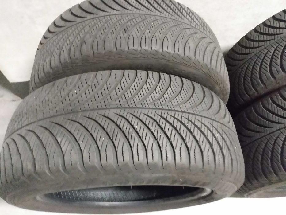 Opony 4 x Goodyear Vector 4Seasons Gen-2 215/55/R17 94V