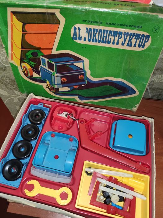 Продам игрушка автоконструктор СССР