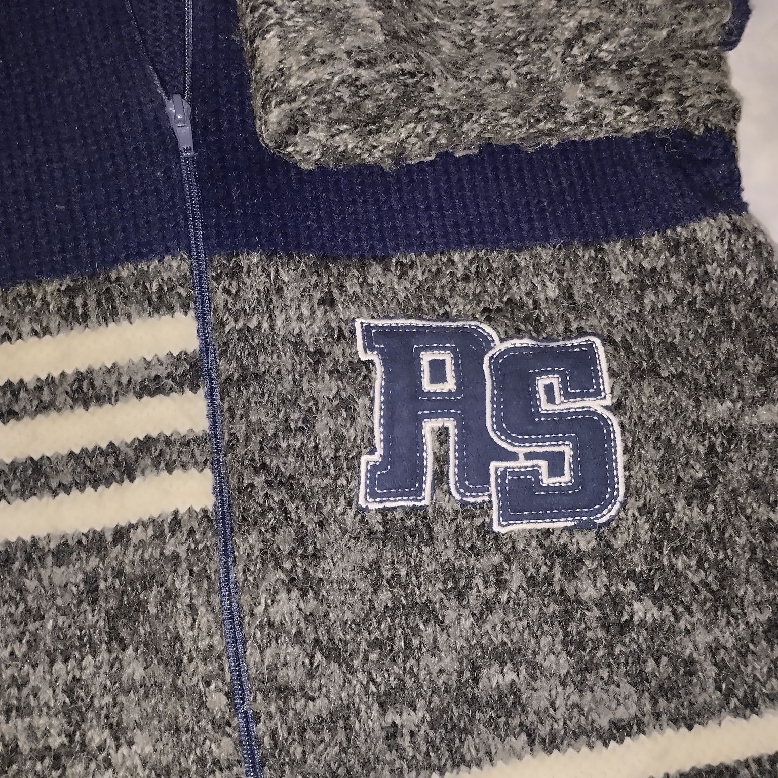 Sweter chłopięcy młodzieżowy