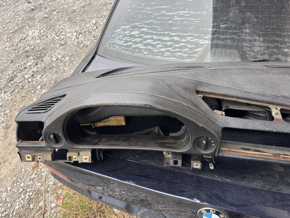 Торпедо е38 кожа под мелкий ремонт