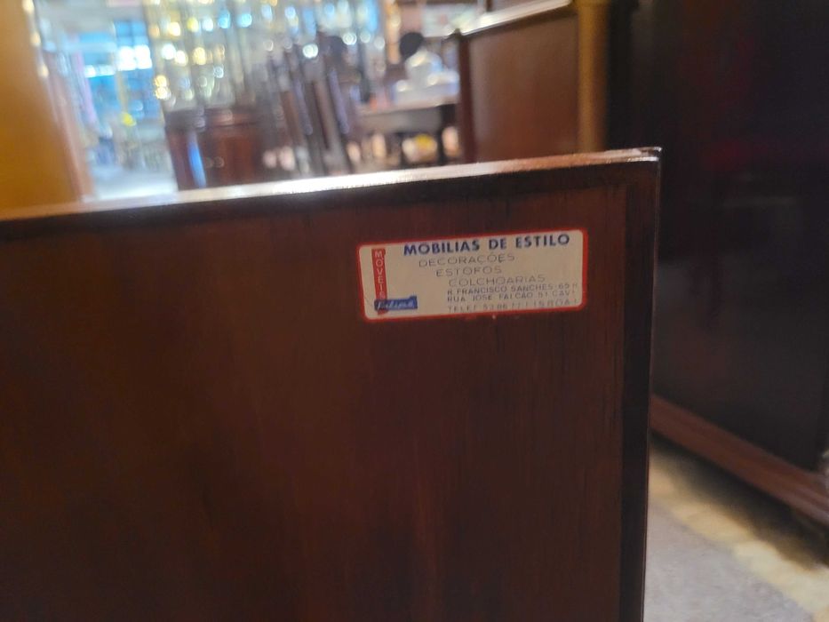 Móvel antigo estilo Inglês em muito bom estado geral