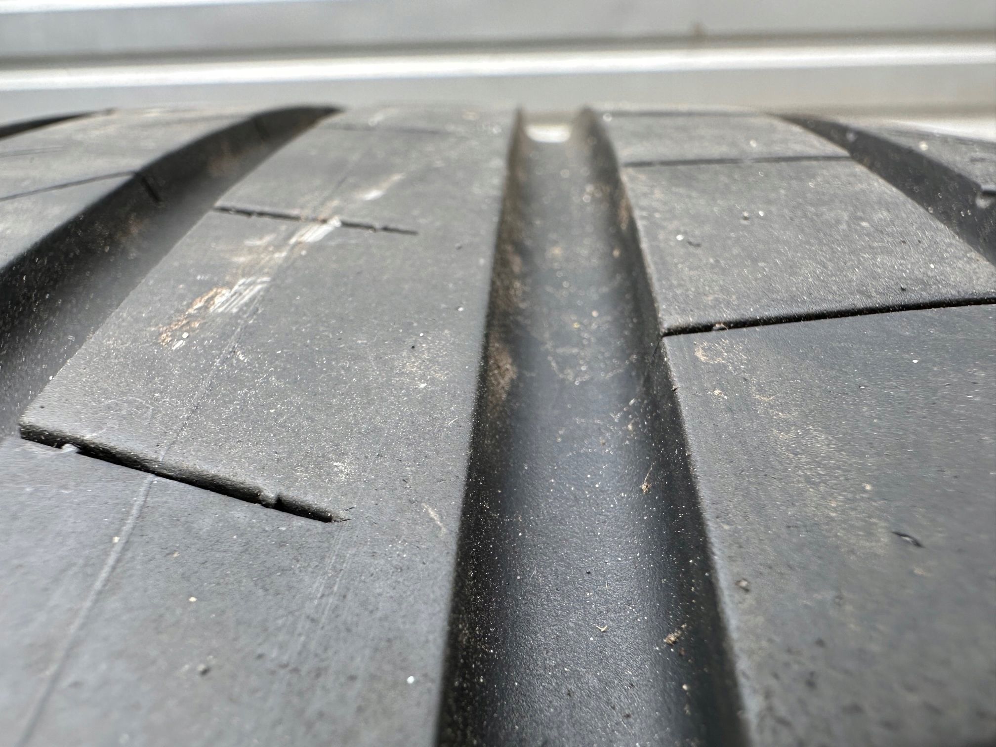 Opony Bridgestone Alenza 001 - 255/50/20