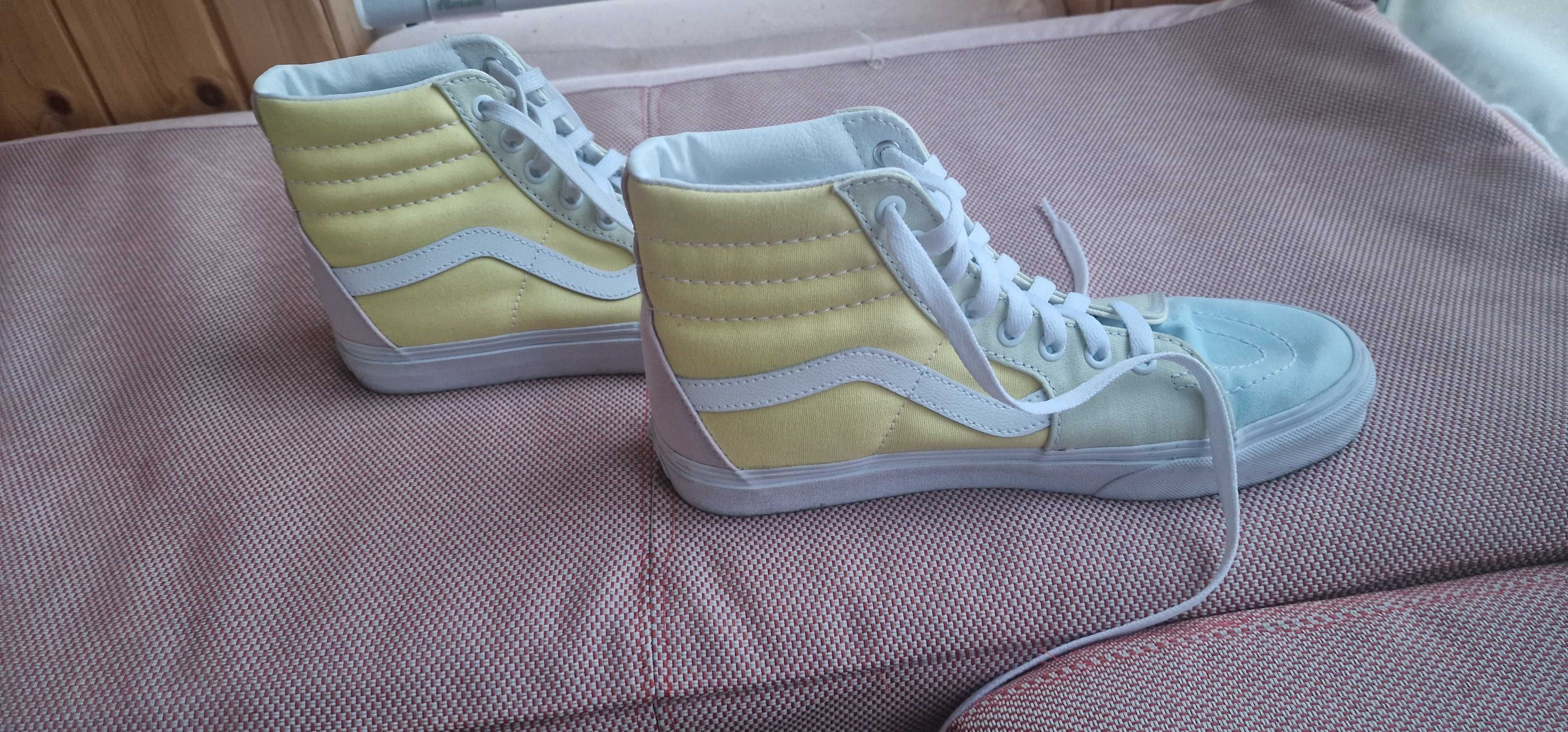 Tenis bota Vans de mulher