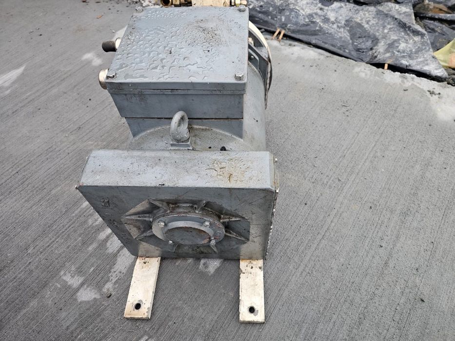Silnik elektryczny ALMO 30kW + pompa wysokocisnieniowa VELJAN VT6C