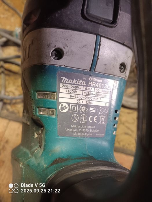 Makita HR 4013C i GA9050