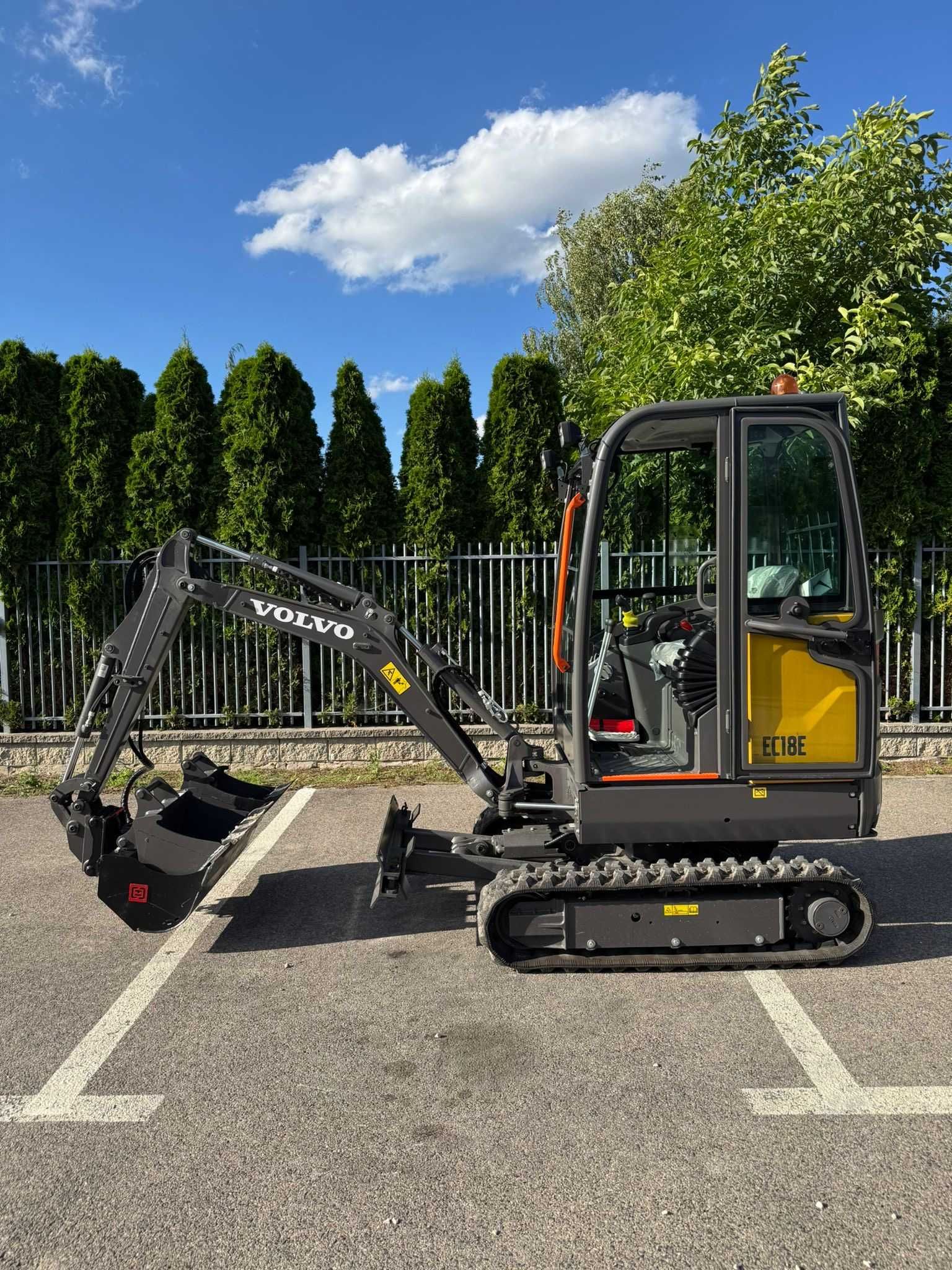 Minikoparka VOLVO EC18E ! 3 Łyżki + Szybkozłącze mechaniczne i inne !
