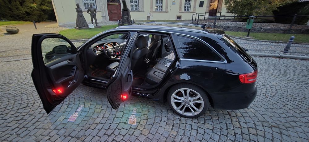 Audi a4 b8 avant 2.0 tdi CR 143 km Orginalny przebieg