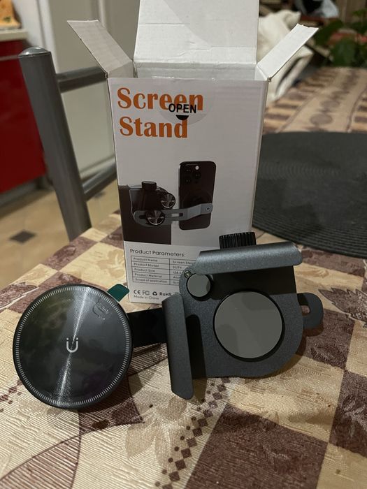 Tesla y , 3 . Тримач для телефону