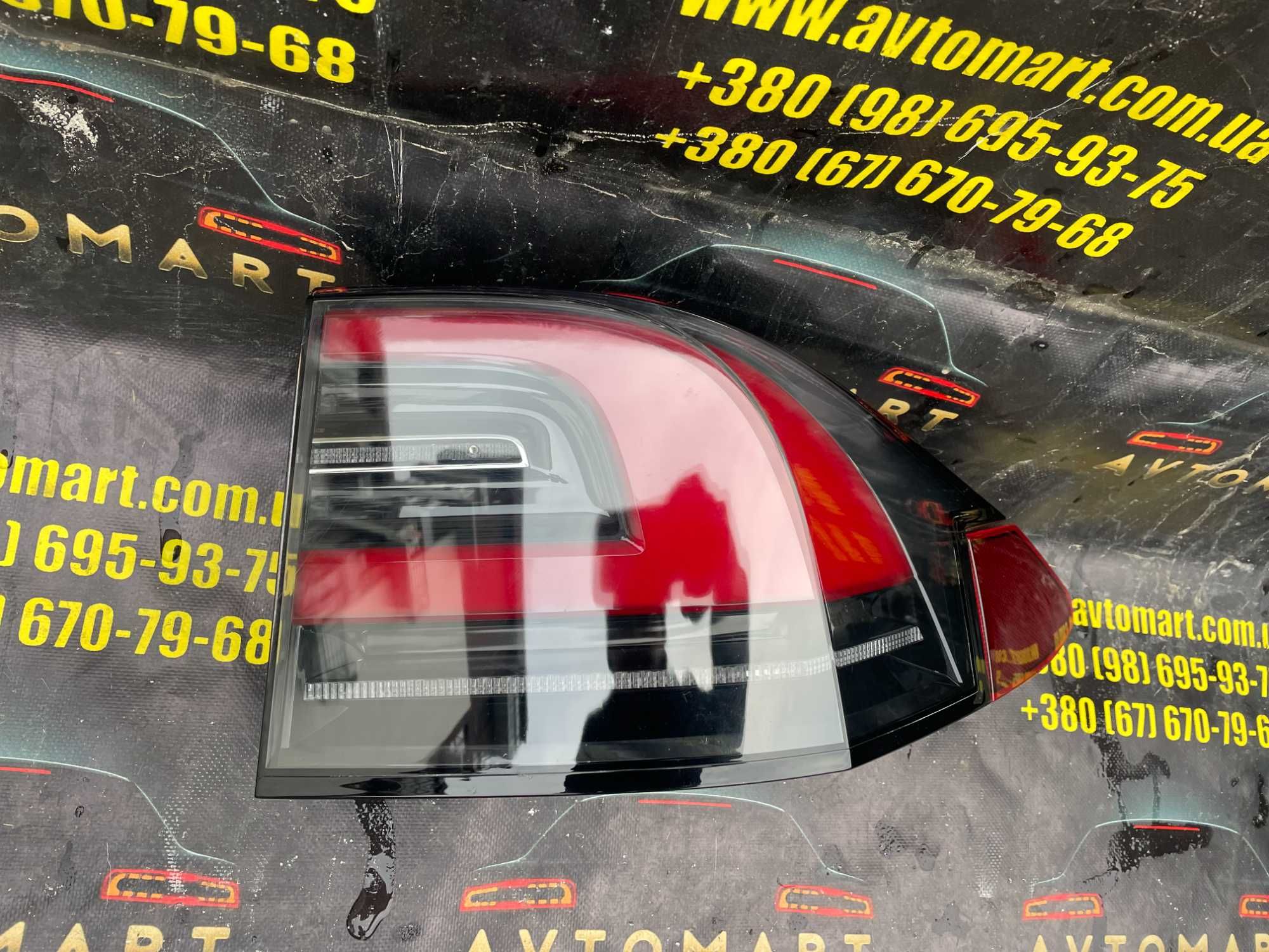 Ліхтар задній правий Tesla X Європа фонарь задний Tesla X 1034335-00-A