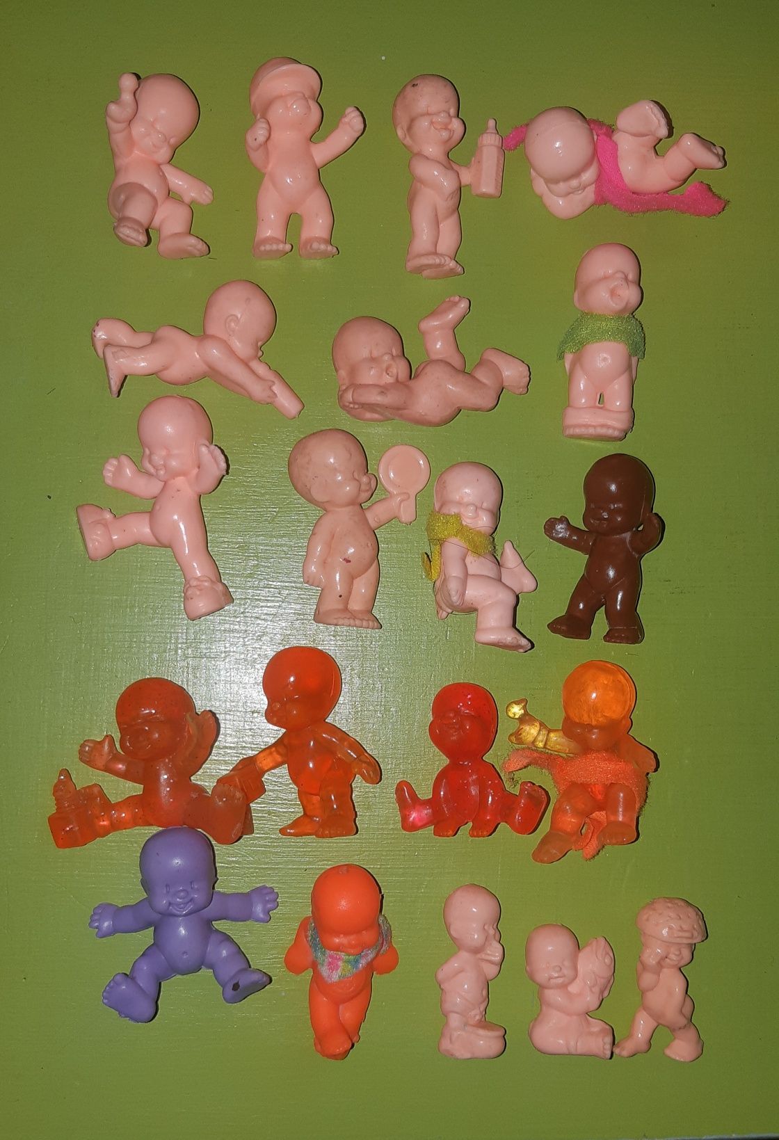 Figuras antigas Pvc bebés
