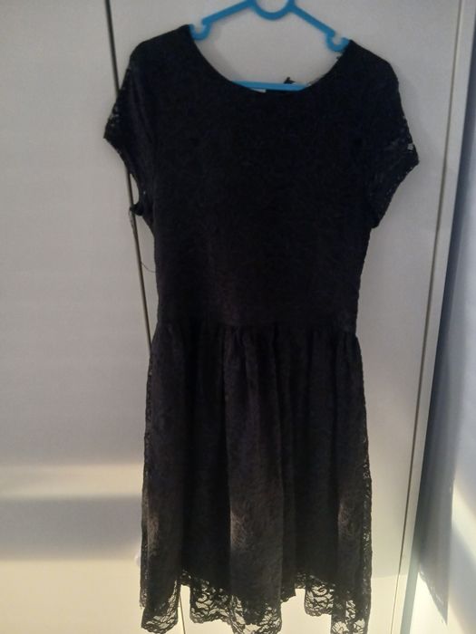 Sukienka koronkowa 140
