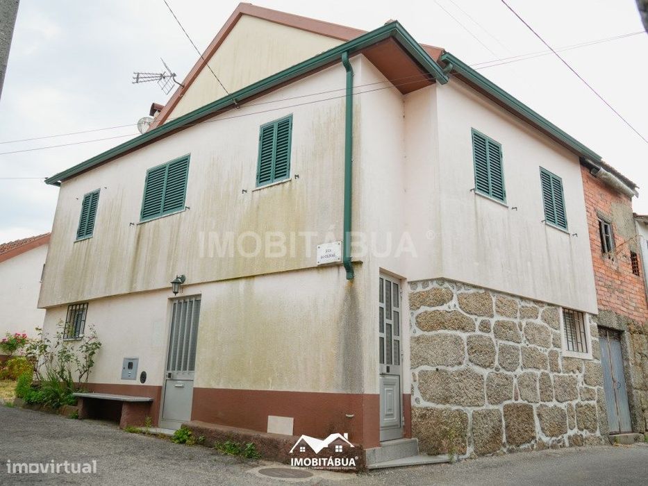 Moradia Espaçosa com Anexo, Quintal e Terraço - Cancela, perto de S...