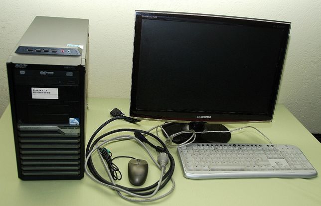 Zestaw komputerowy Acer Veriton M480G komputer stacjonarny monitor 22C