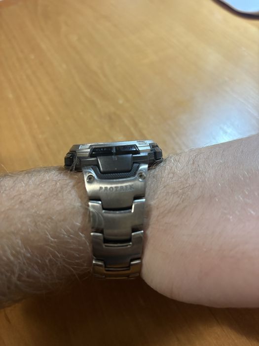 часы CASIO pro trek PRW-1300T-7VER