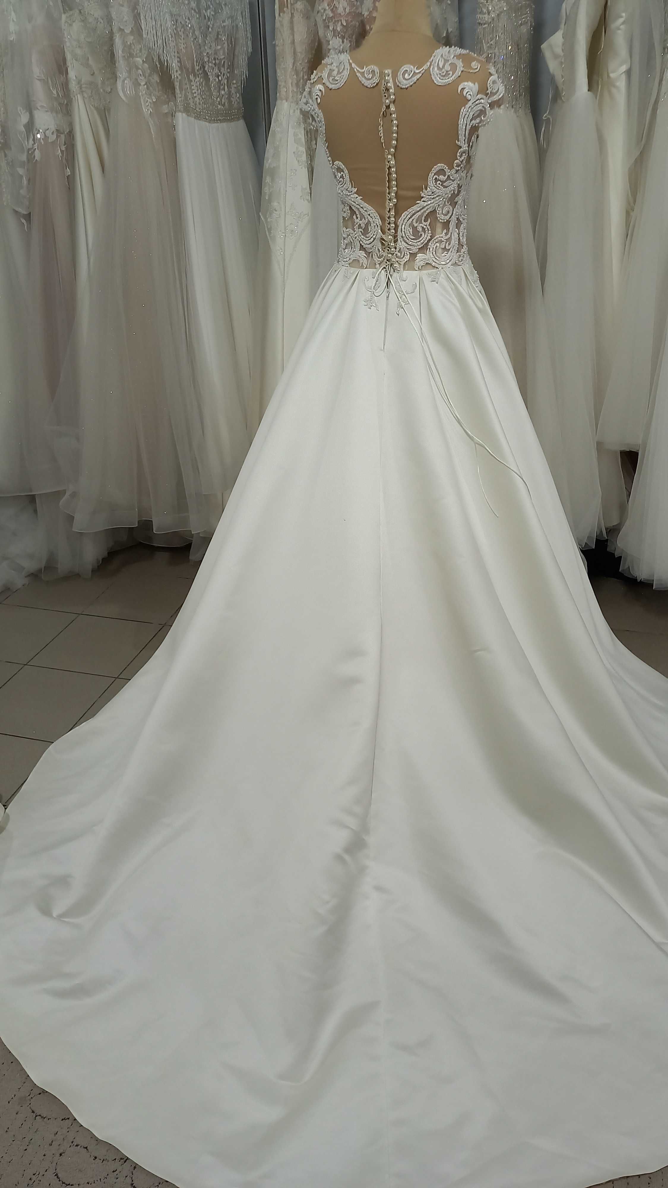 Весільні сукні нові дешево