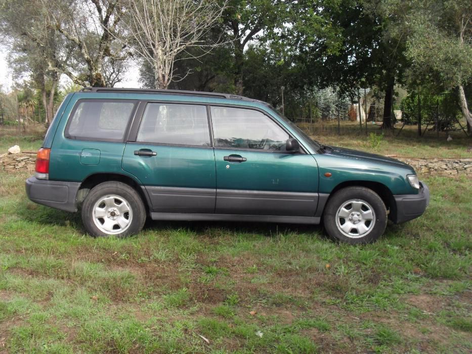 Subaru Forester para peças ou exportação, Mitsubishi