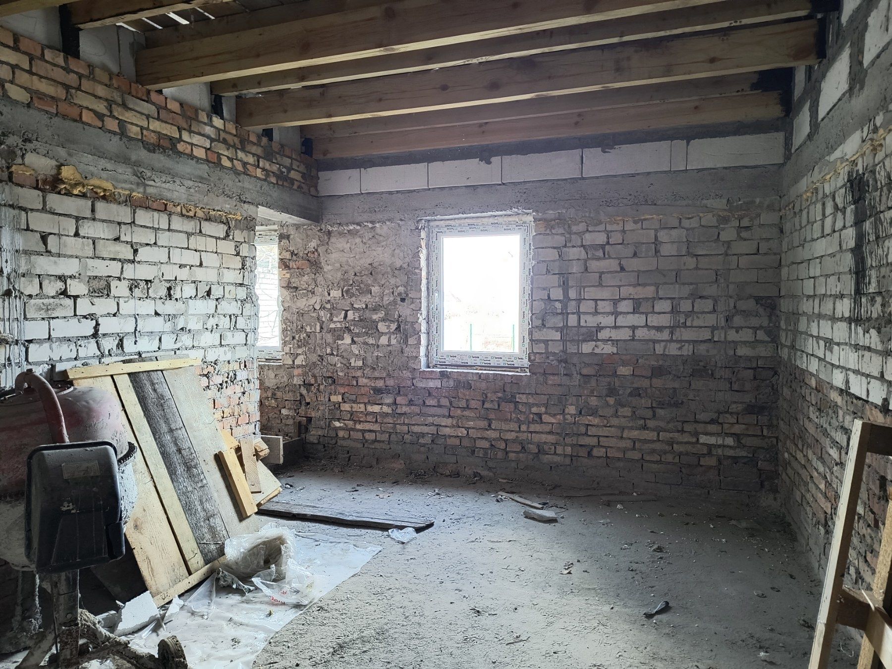Продаж 2-х будинків у с. Будище, в центральні частині села.