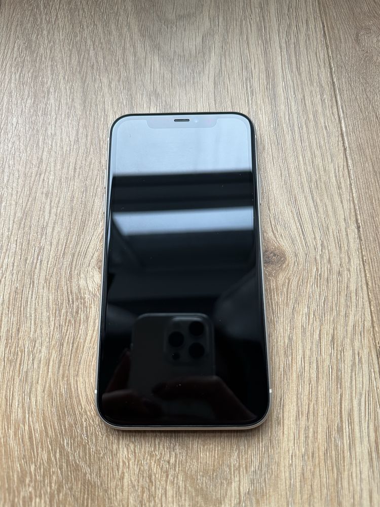 Biały iPhone 11 128GB stan idealny