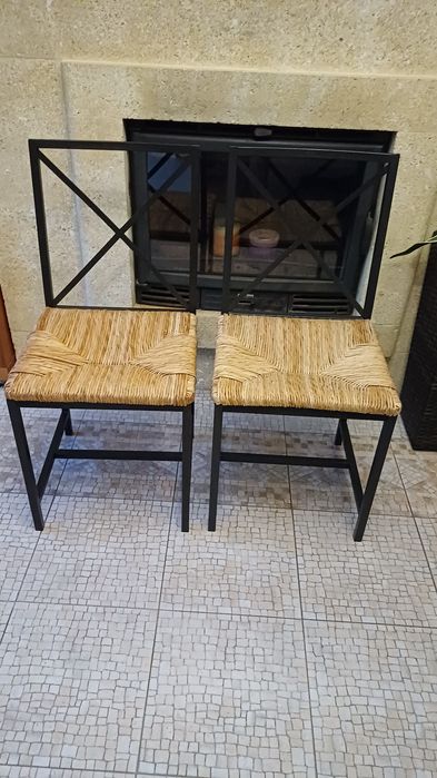 2 Cadeiras de sala de jantar em palhinha de 30€ cada