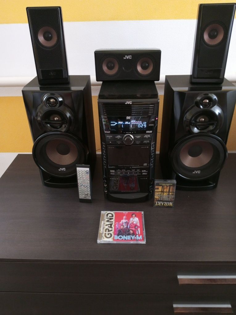 Продам новый музыкальный центр JVC DX-J36