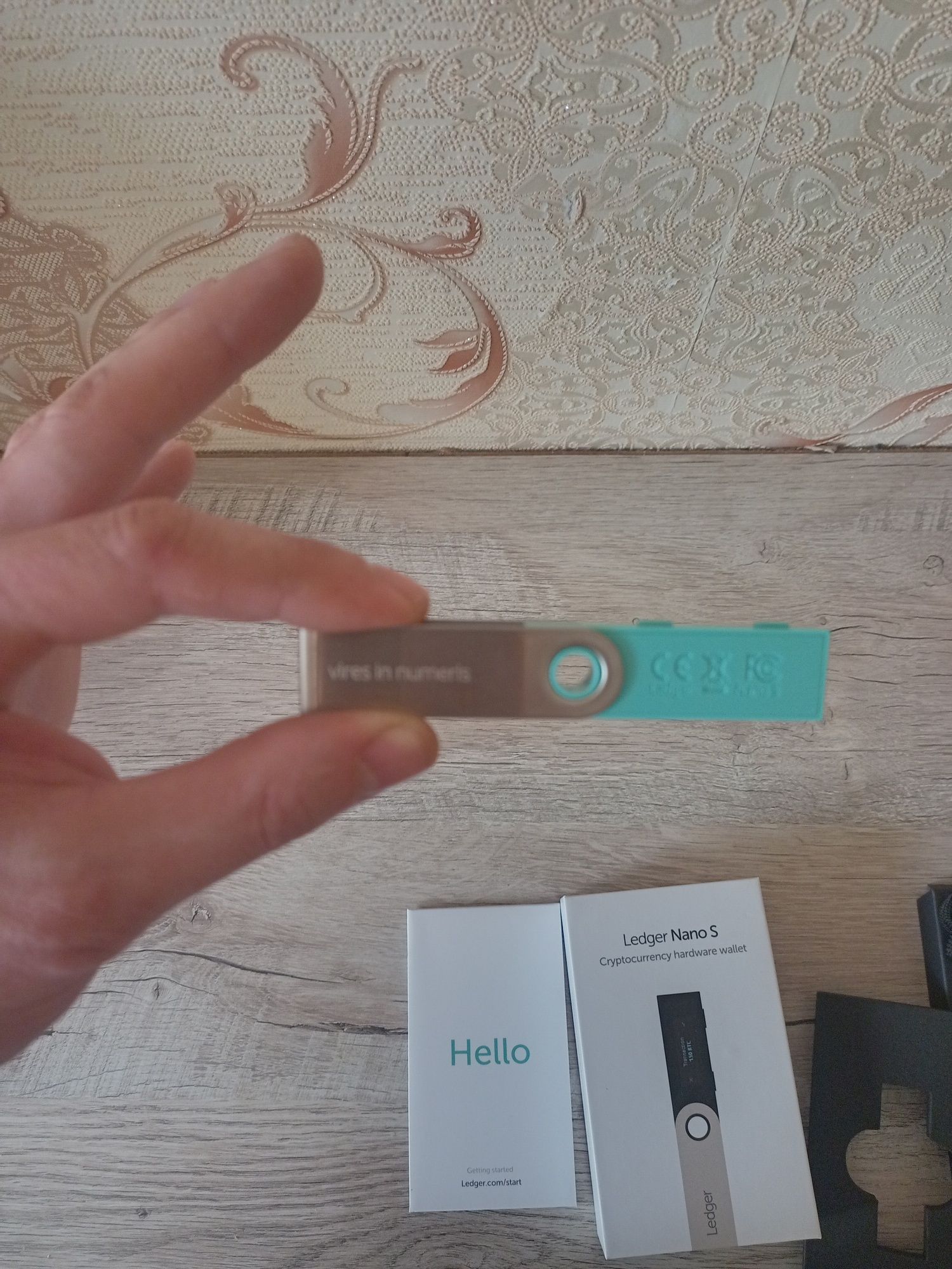 Ledger Nano S холодний гаманець, холодный кошылек