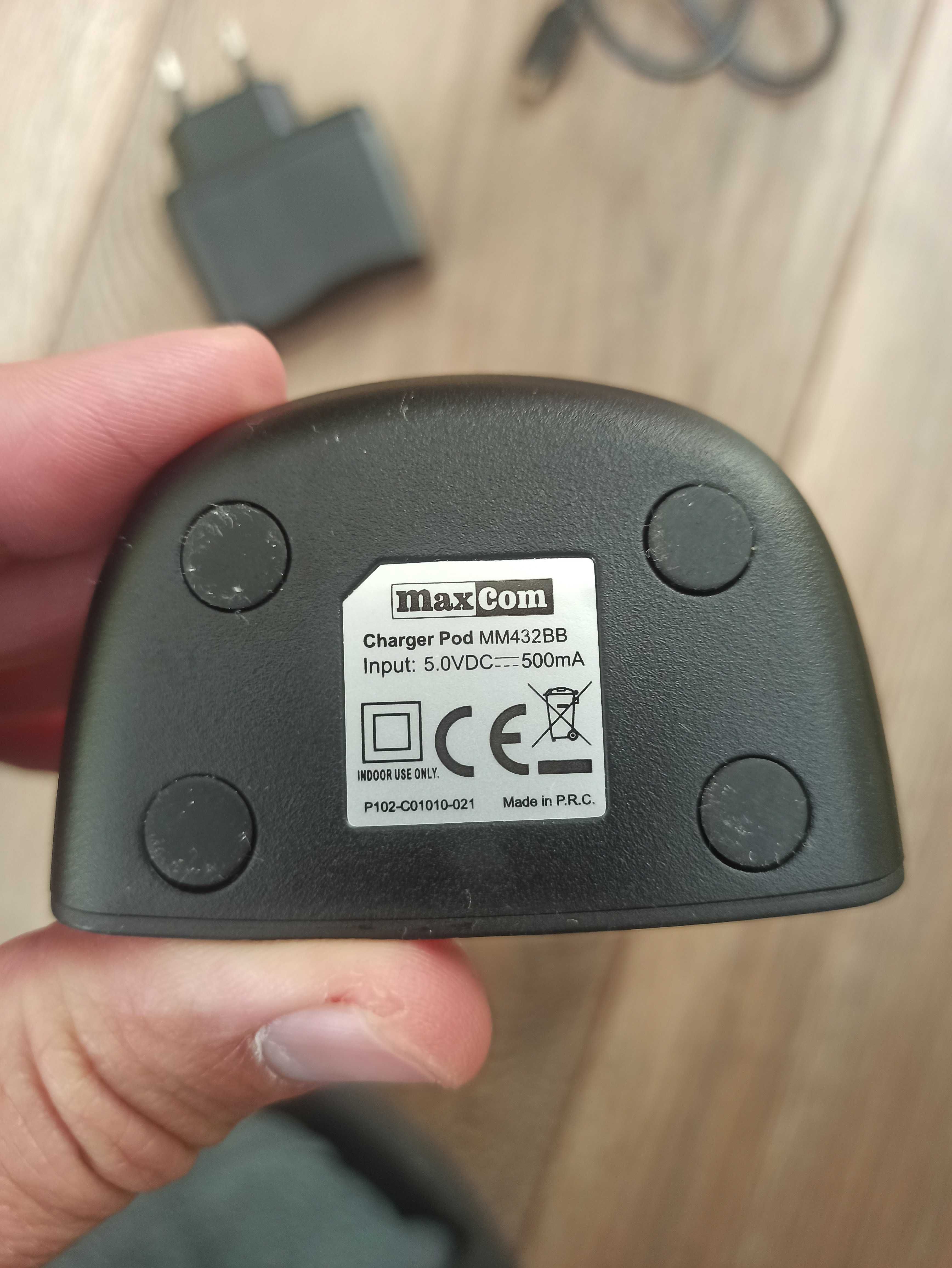 Ładowarka do telefonu maxcom mm432bb + telefon