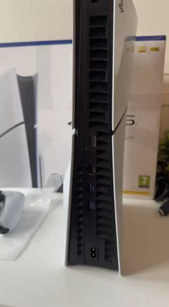 Konsola Playstation 5 Slim 1tb w świetnym stanie na gwarancji