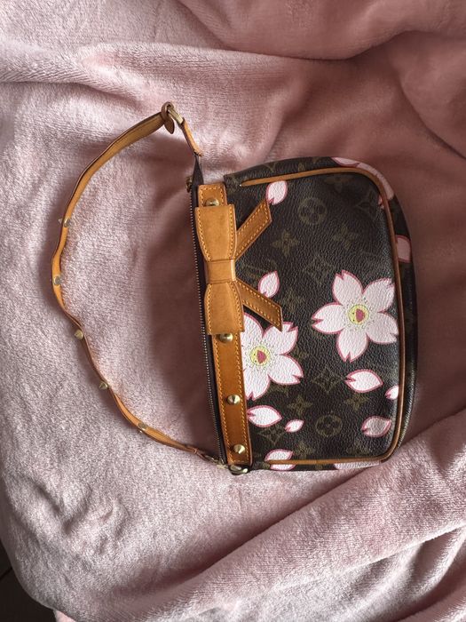 Louis Vuitton Pochete Monogram Cherry Blossom Marrom