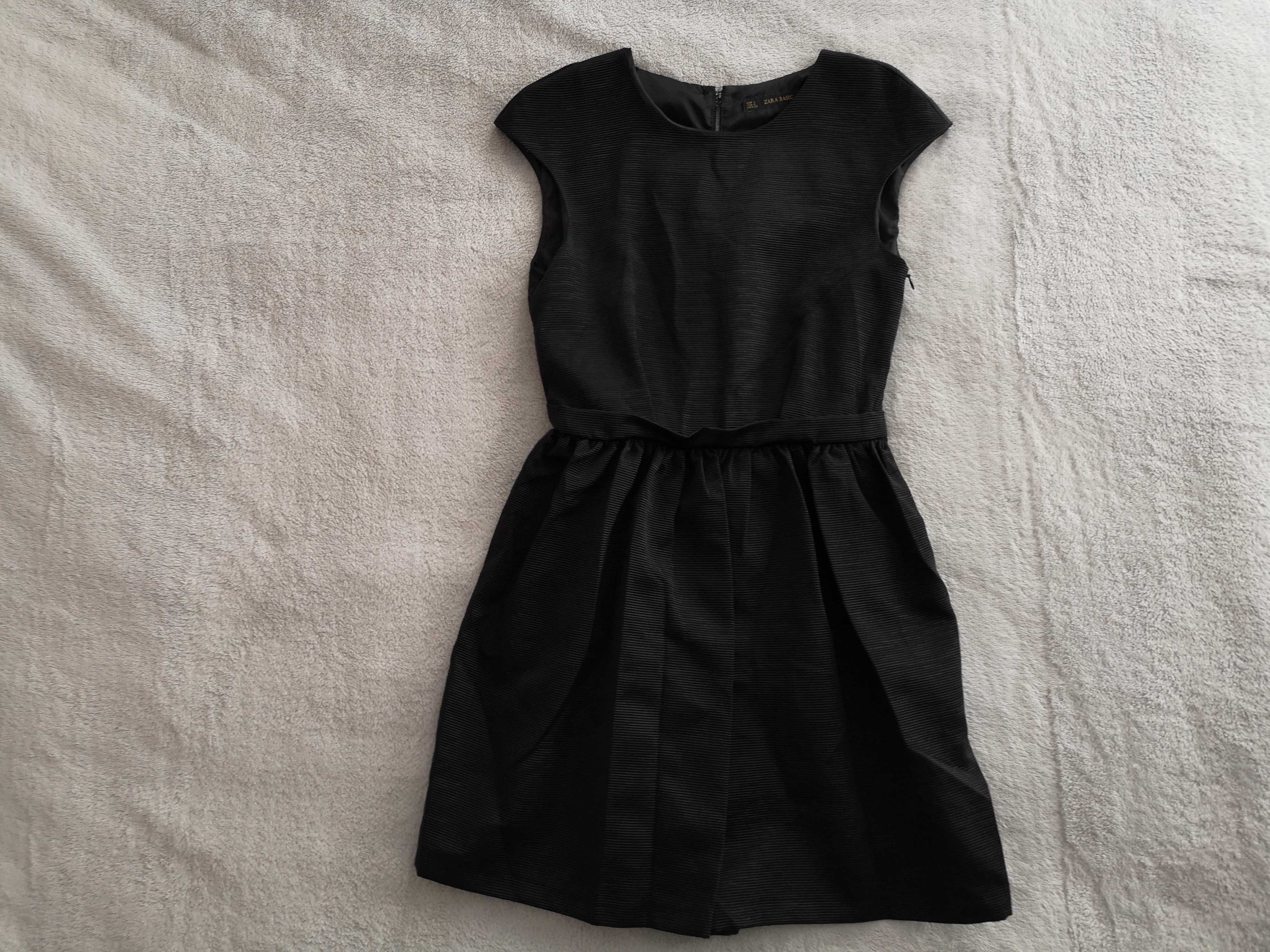 Czarna elegancka prążkowana sukienka w pasy paski Zara 36 jak nowa