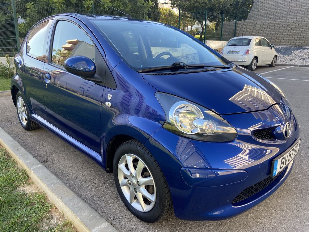 Toyota Aygo • 123 mil km • Multimidia • Jantes Especiais • AC