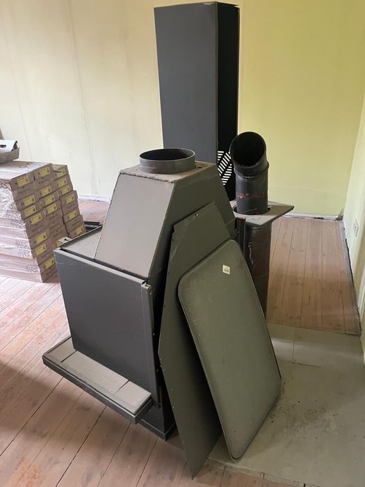 Kominek wolnostojący żeliwno-blaszany