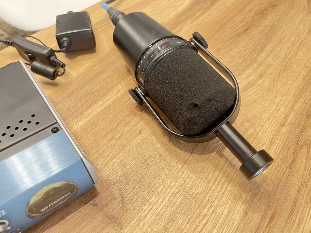 Shure MV7 + Focusrite Scarlett Solo 4th gen + PreSonus TubePreV2