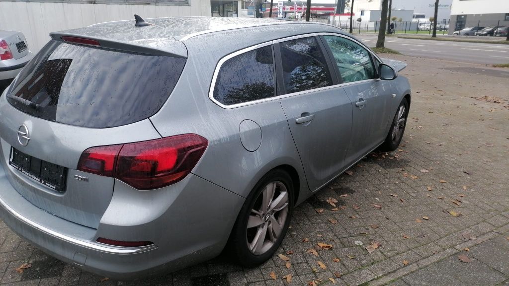 Opel Astra J Lift 2.0 CDTI 165 km Uszkodzona Fulll Niemcy