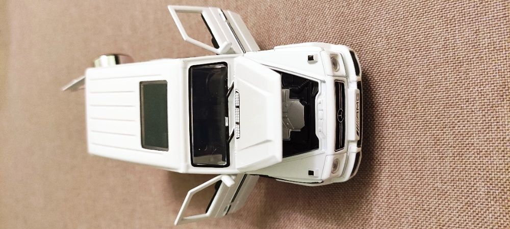 Mercedes Benz AMG. Модель автомобиля. 1:32. Новая. Мерседес "Кубик"
