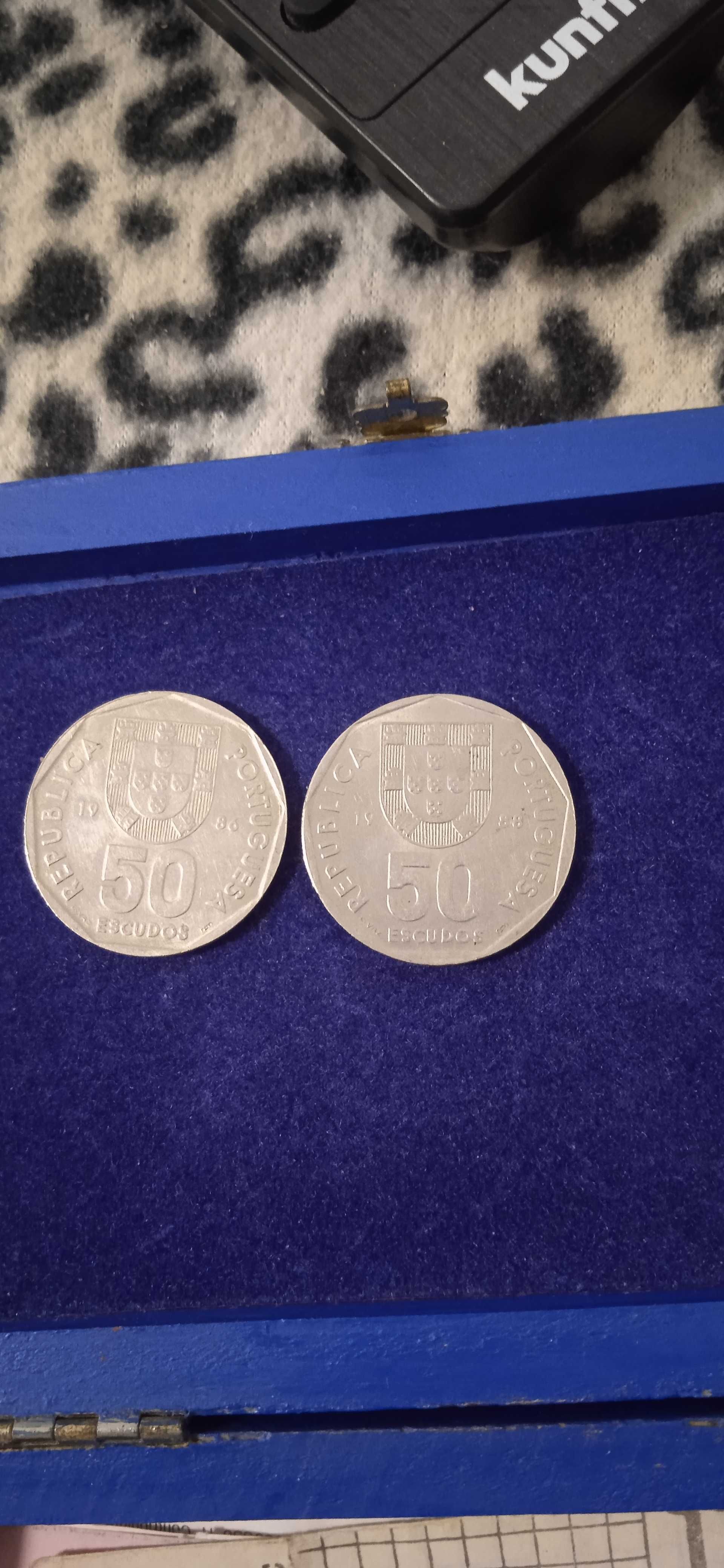 Vende-se 2 moedas de 50 escudos