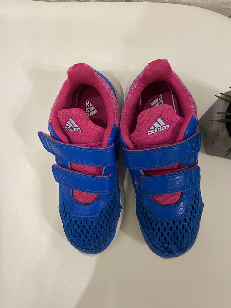 Кроссовки Adidas.  31 р. 20,5 см стелька.