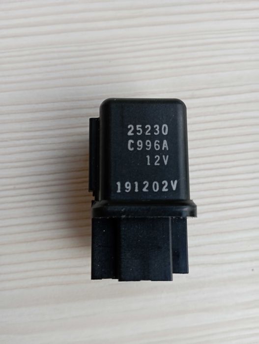 Нове Реле  25230 С996А 12V
