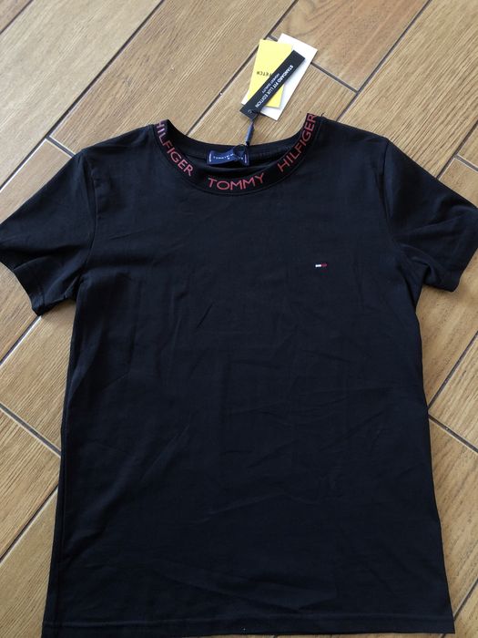 Czarna koszulka damska Tommy Hilfiger S bawełna