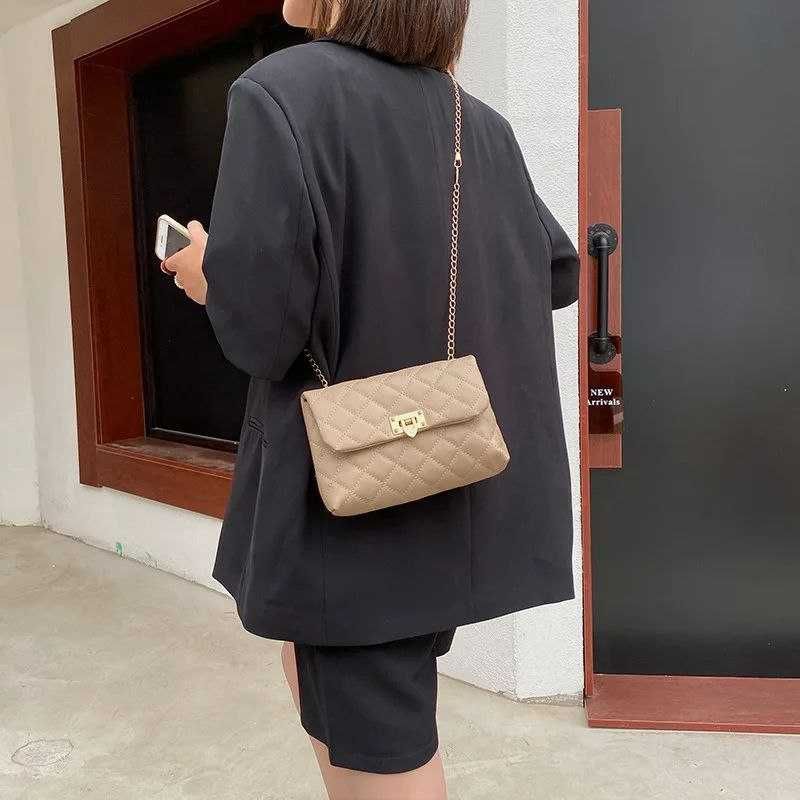 Модна свіжа та елегантна жіноча сумочка