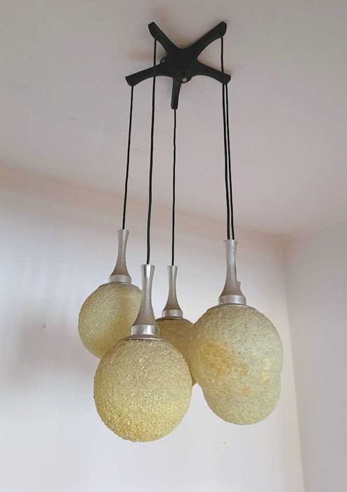 Candeeiro pendente alemão década 1970 de 5 globos