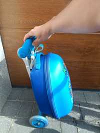 Dziecięca walizka z hulajnogą