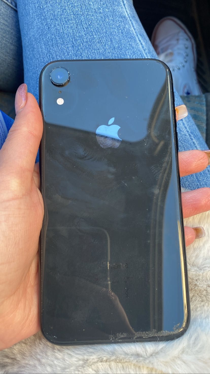 iPhone XR novo sem marcas