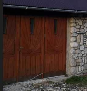 Wrota w bardzo dobrym stanie z obramowaniem  1 sztuka  220x261