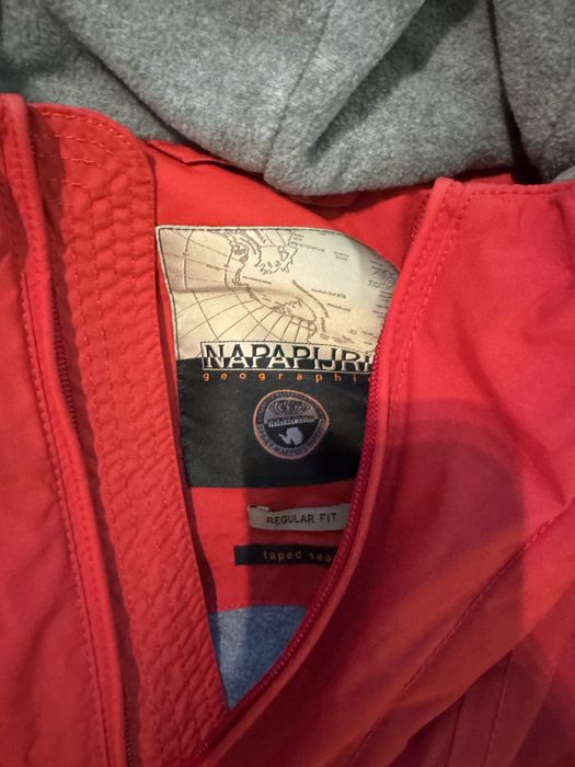 Продам нову  Куртку Napapijri XXl Торг можливий