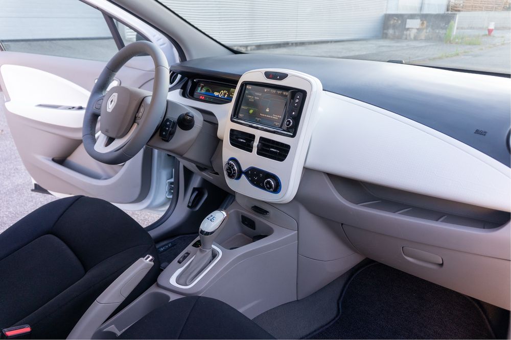 Vendido - RENAULT ZOE LIFE 41 kWh C/IVA DEDUTIVEL