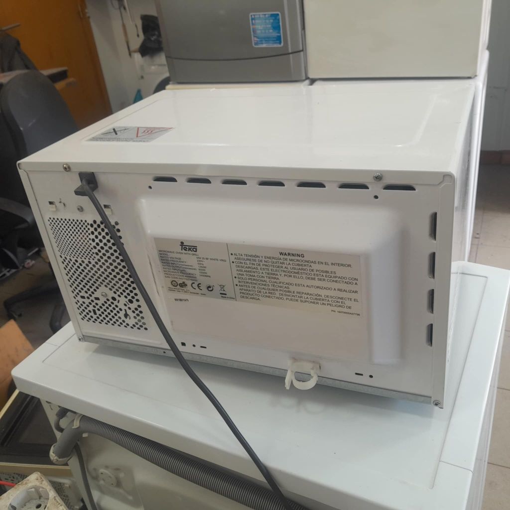 Microondas impecavel com grill marca TEKA
