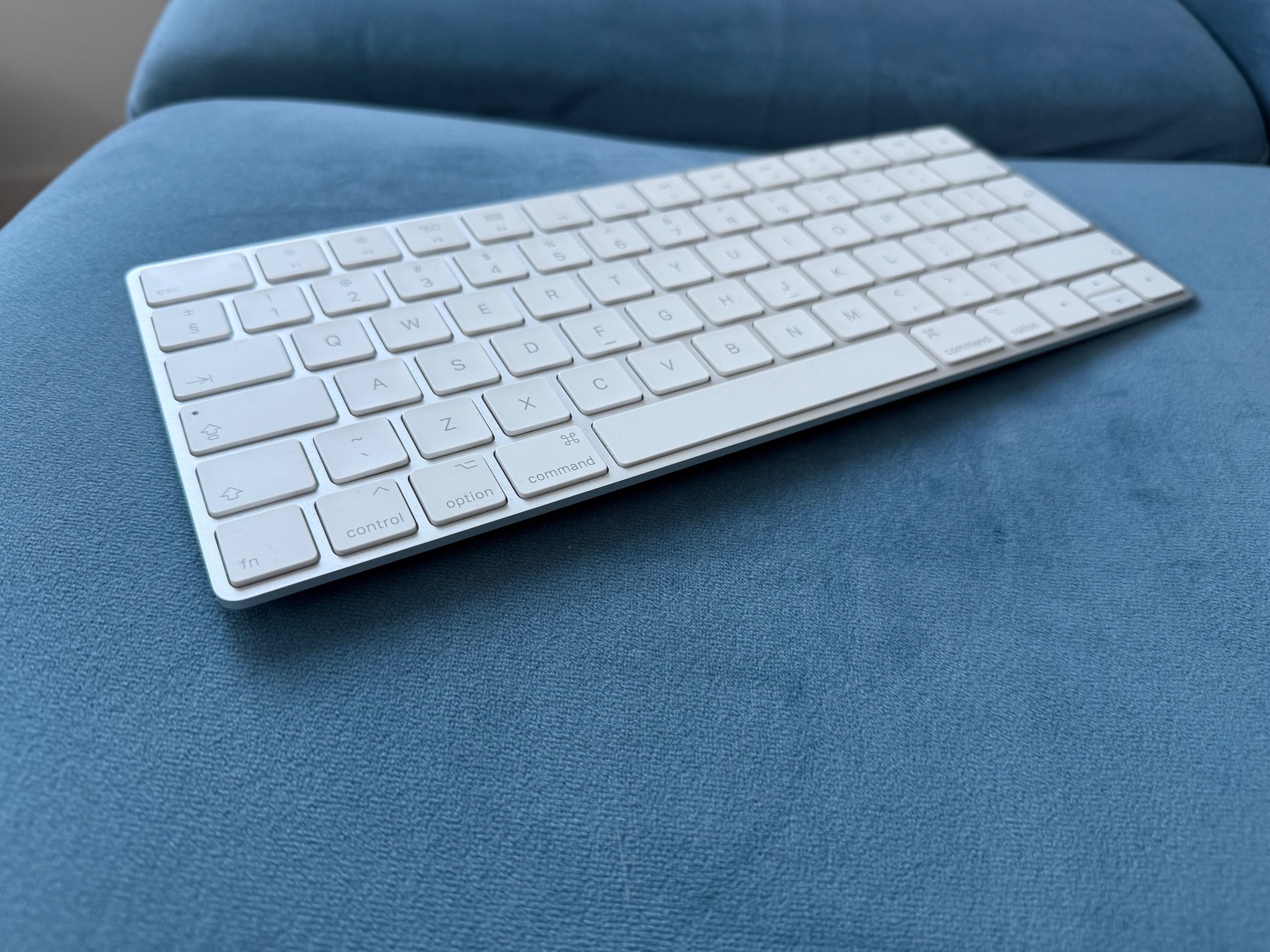 Klawiatura bezprzewodowa Apple magic keyboard MLA22Z/A, 2 sztuki