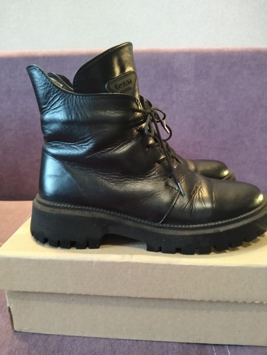 Зимові шкіряні ботінки розмір 39-40