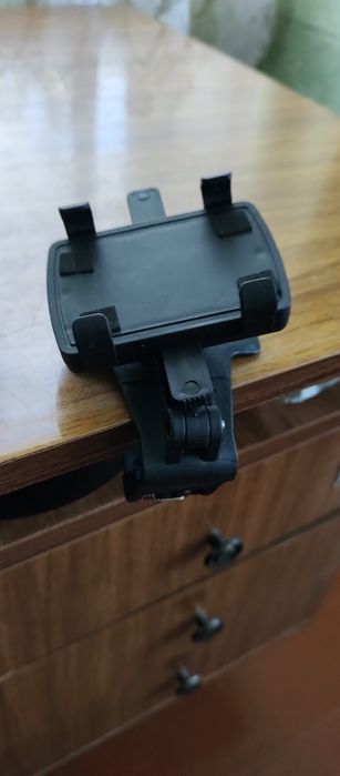 Тримач в авто для телефона