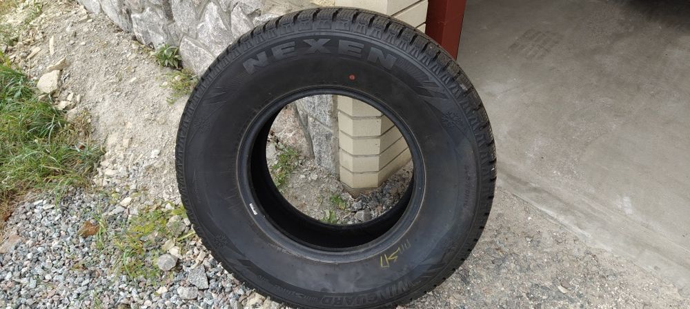 Продам зимові шини NEXEN 265/70 R16